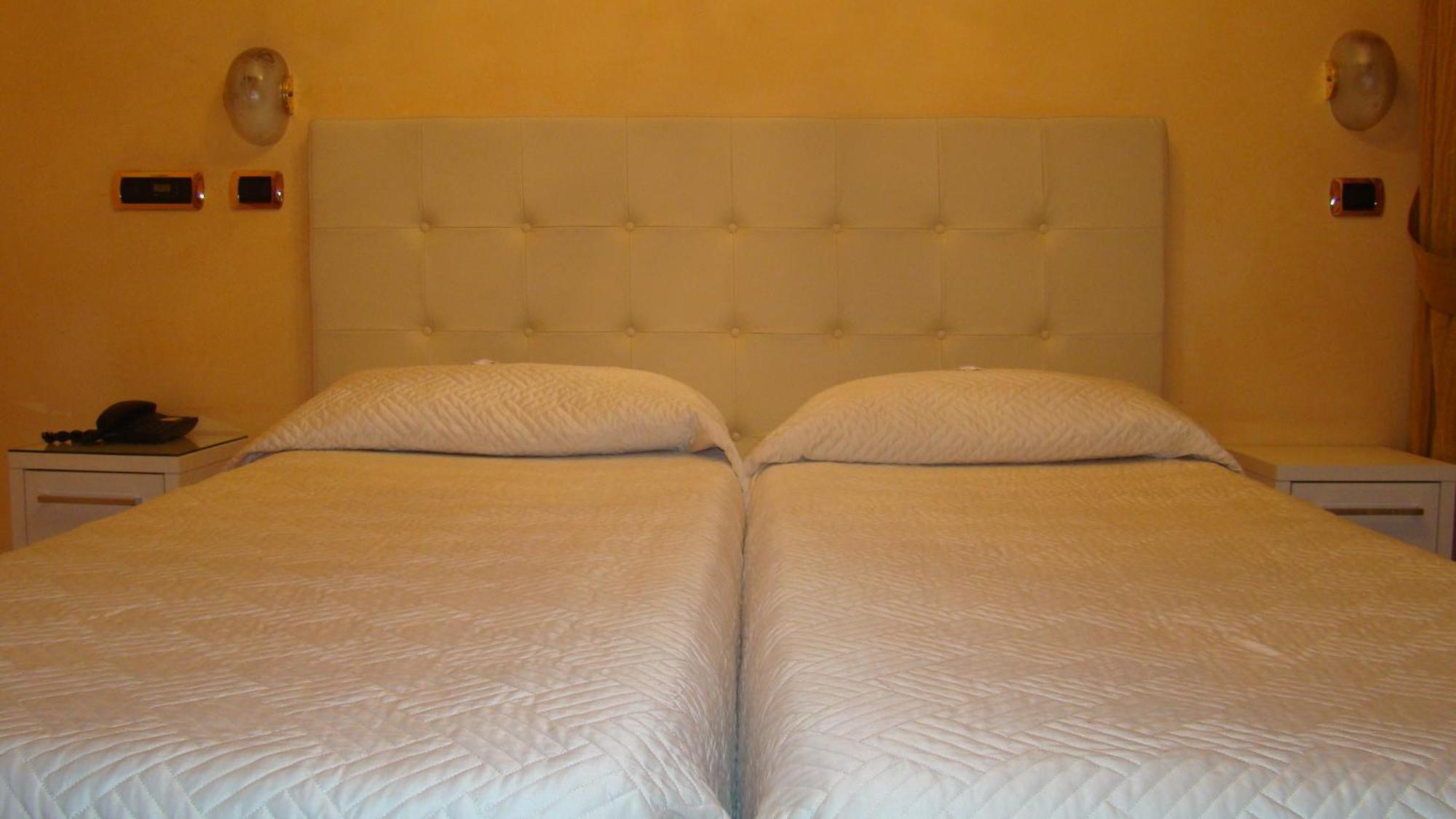 Hotel Vienna Ostenda e Ristorante il Danubio Rímini Habitación foto