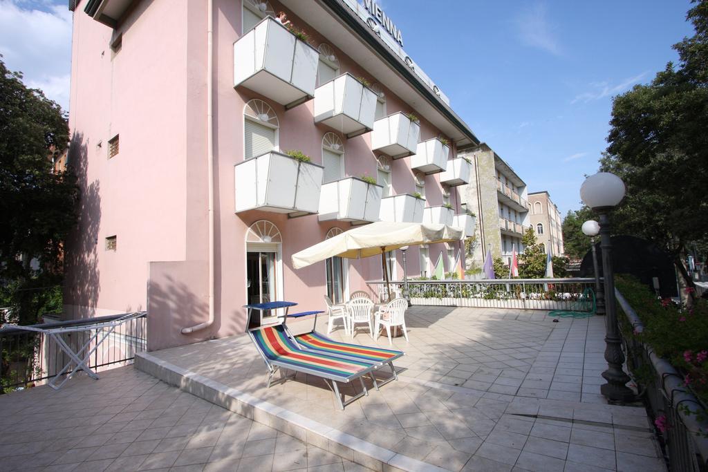 Hotel Vienna Ostenda e Ristorante il Danubio Rímini Exterior foto