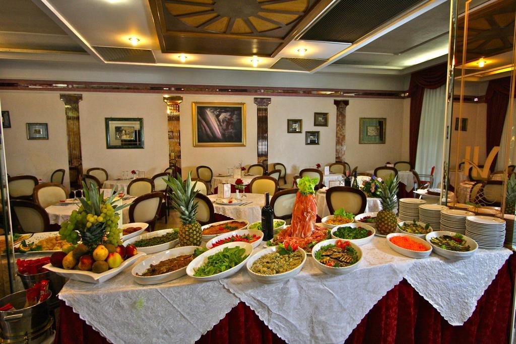 Hotel Vienna Ostenda e Ristorante il Danubio Rímini Exterior foto