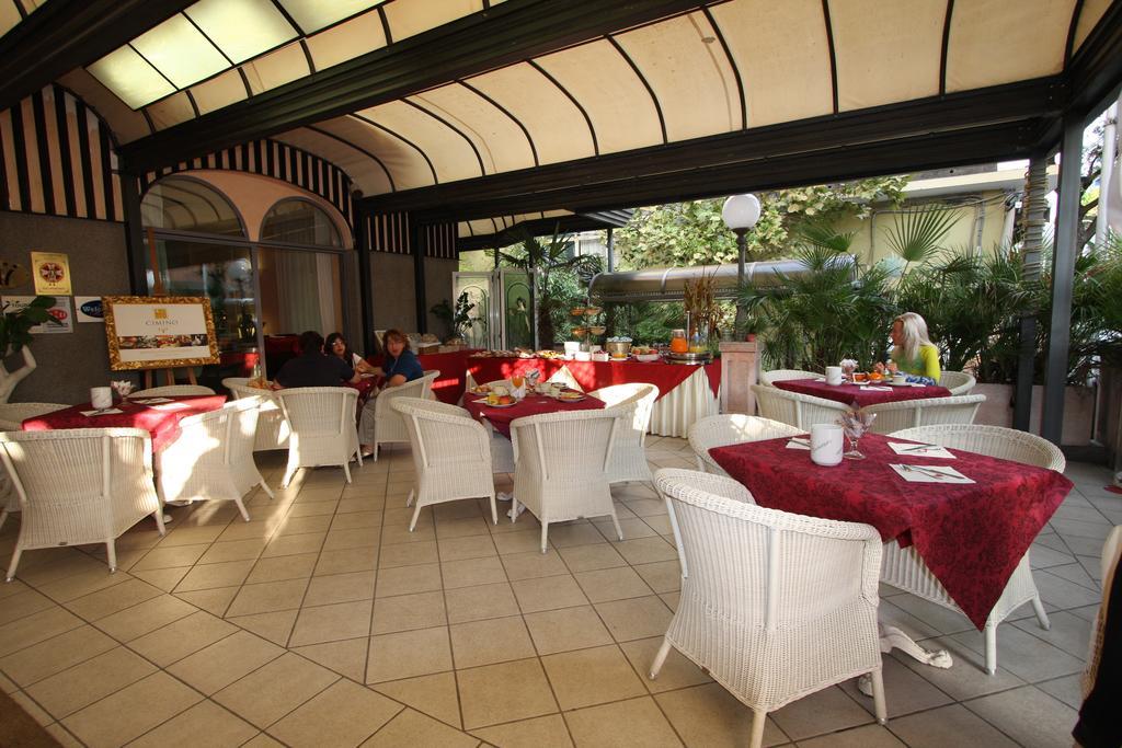 Hotel Vienna Ostenda e Ristorante il Danubio Rímini Exterior foto