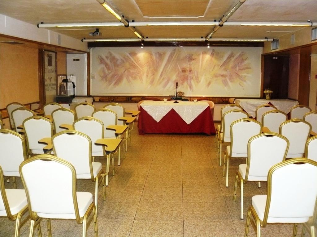 Hotel Vienna Ostenda e Ristorante il Danubio Rímini Exterior foto